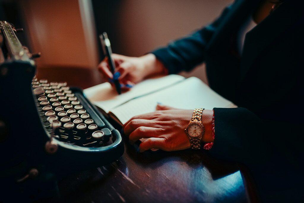 Paraphrasing Without Plagiarism: The Complete Guide for Academic Writing